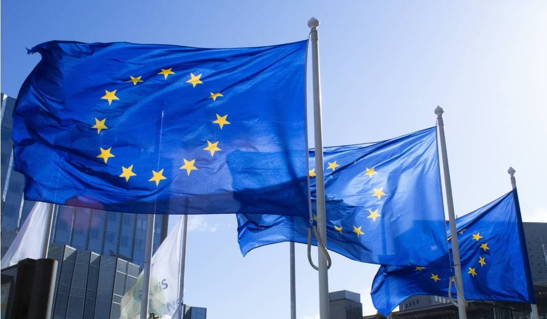 La UE presenta un paquete de soberanía tecnológica para reducir la dependencia de proveedores estadounidenses y chinos.