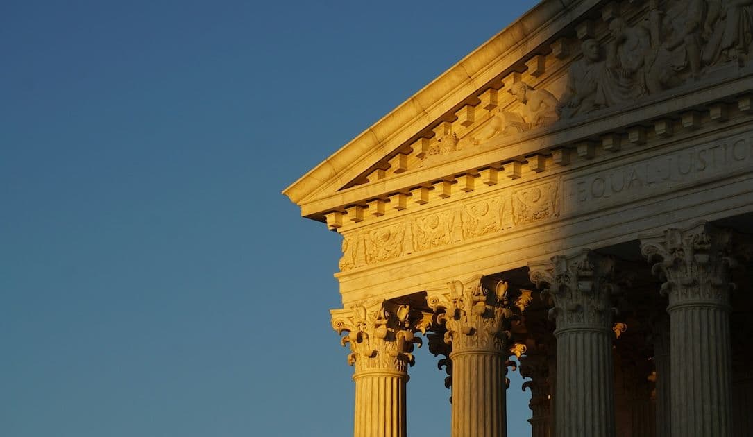 La Corte Suprema indica que las búsquedas de datos de ubicación deben requerir una orden judicial.