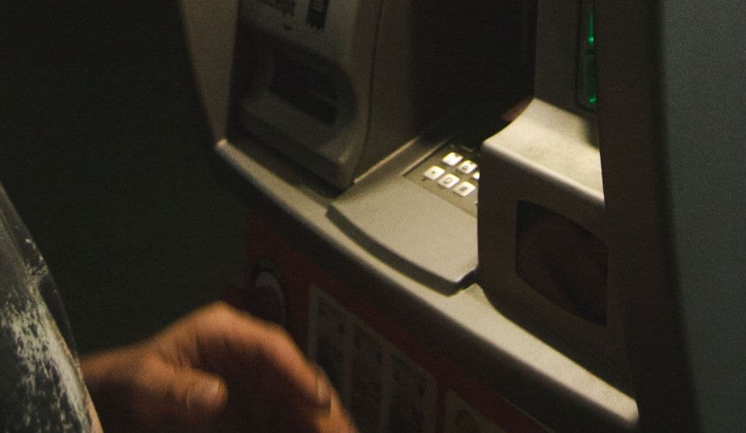 Cinco se declaran culpables en el último caso federal de jackpotting de cajeros automáticos.