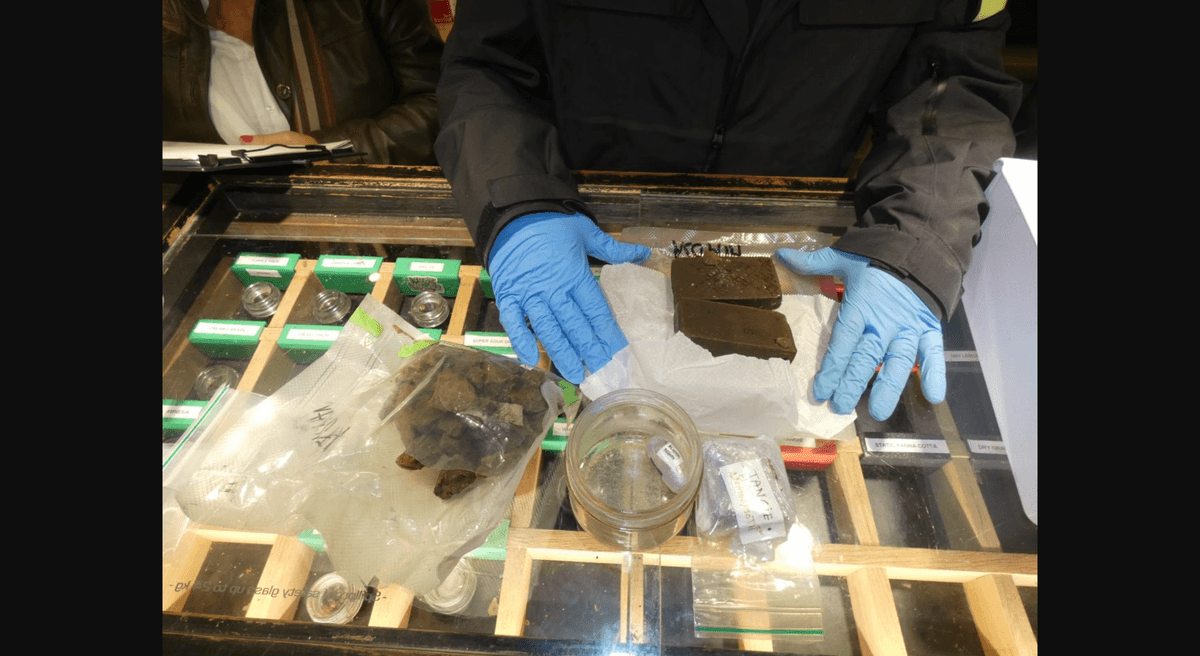 Encuentran otra sociedad cannábica que funcionaba como un punto de venta de drogas en Barcelona